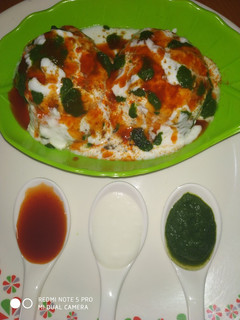 सूजी /रवा दही वड़ा (Suji/Rava Dahi Vada recipe In Hindi) रेसिपी मुख्य फोटो