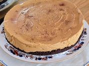 Una foto de cheesecake con gelatina