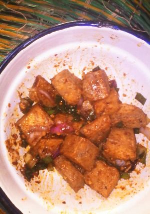 A picture of Tofu (awara da mai da yaji with albasa).