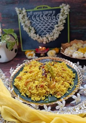 बसंती पुलाव/ मिष्टी पुलाव (Basanti Pulao Recipe In Marathi) रेसिपी चे मुख्य फोटो 