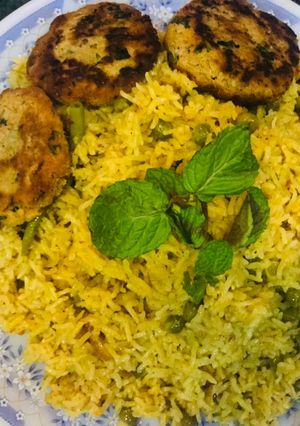 A picture of Spicy matar pulao.