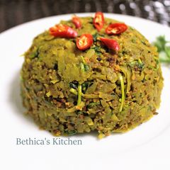 A picture of Lau Chechki (Grated Bottle Gourd / Lauki Curry - Bengali Style).