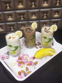 3 டைப்ஸ் ஆஃப் பனானா மில்க் ஷேக் செய்முறை முக்கிய புகைப்படம்