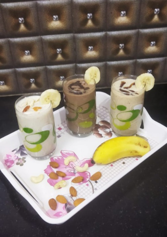 3 டைப்ஸ் ஆஃப் பனானா மில்க் ஷேக் செய்முறை முக்கிய புகைப்படம்
