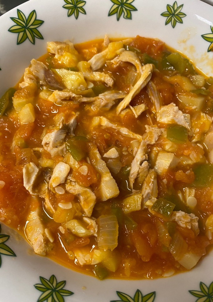 Una foto de Ropa vieja del cocido con pisto
