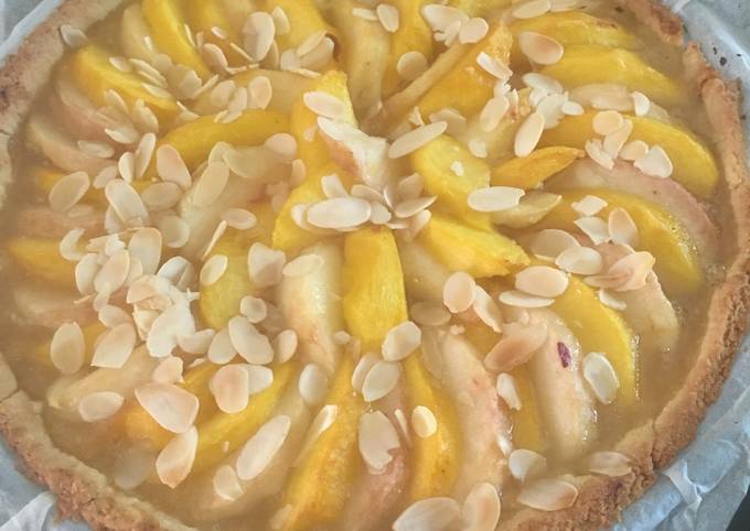 Tarte amande coco aux pêches