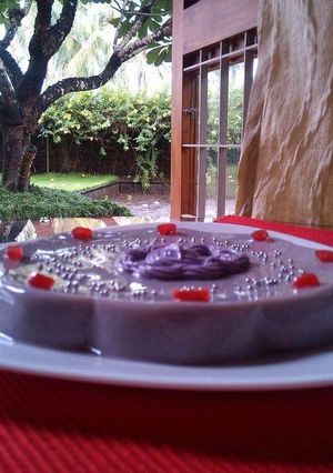 A picture of Jamun pudding njaval fruit or Indian Blackberry.