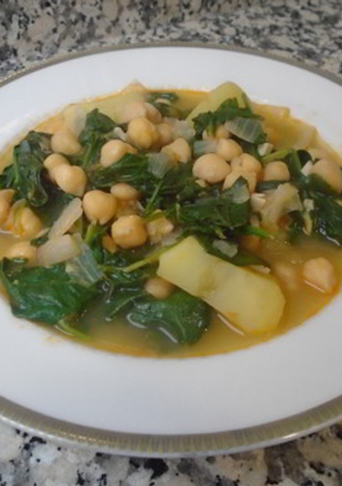 Una foto de Potaje de garbanzos y espinacas