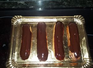 Foto principal de Petisús de crema /eclairs/ relámpagos