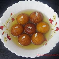 A picture of Perfect gulab jamun out of mix.