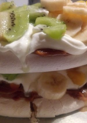 Una foto de Pavlova versión light, rápida