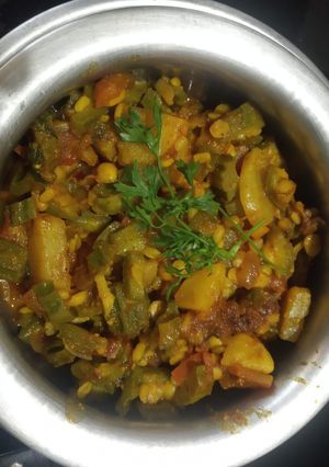 दोडक्याची भाजी (Dodkyachi Bhaji Recipe In Marathi) रेसिपी चे मुख्य फोटो 