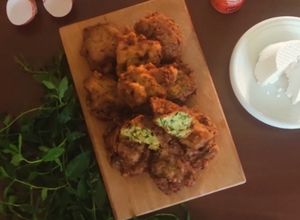 Foto di Polpette fritte di zucchine con ricotta forte e pepe di Timut