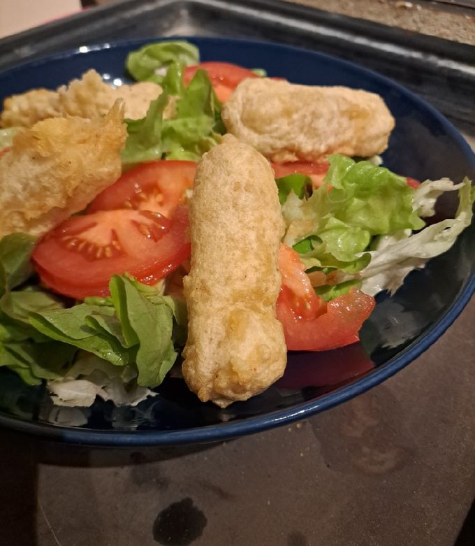 Une photo de Beignet de fromage au sésame