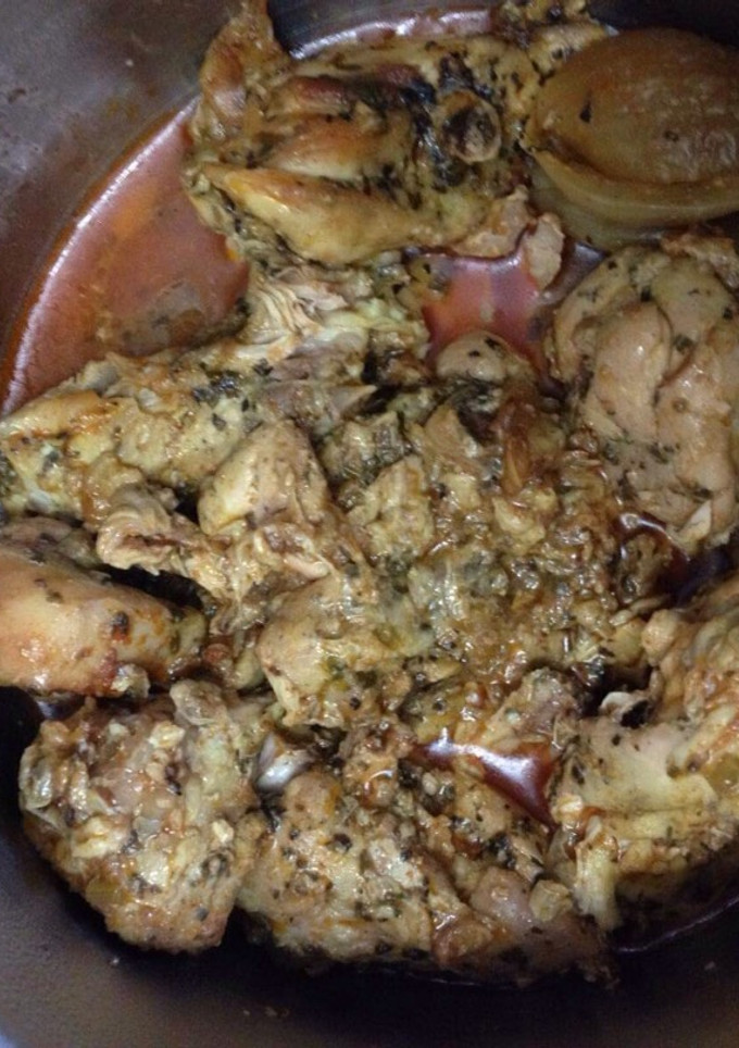 Una foto de Pollo al ajillo