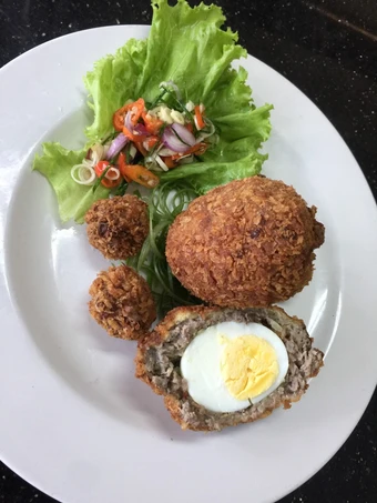 Langkah Mudah untuk Menyiapkan Resep  Scotch egg(telur balut daging) yang Enak, Sempurna