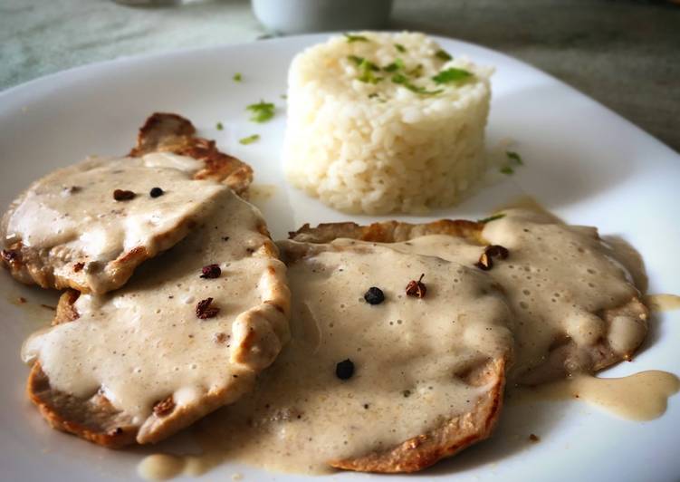 Salsa ligera de pimienta con leche de almendra y queso light