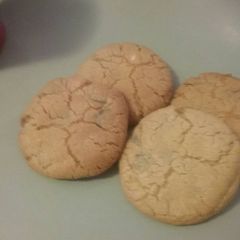 A picture of choc chip cookies.