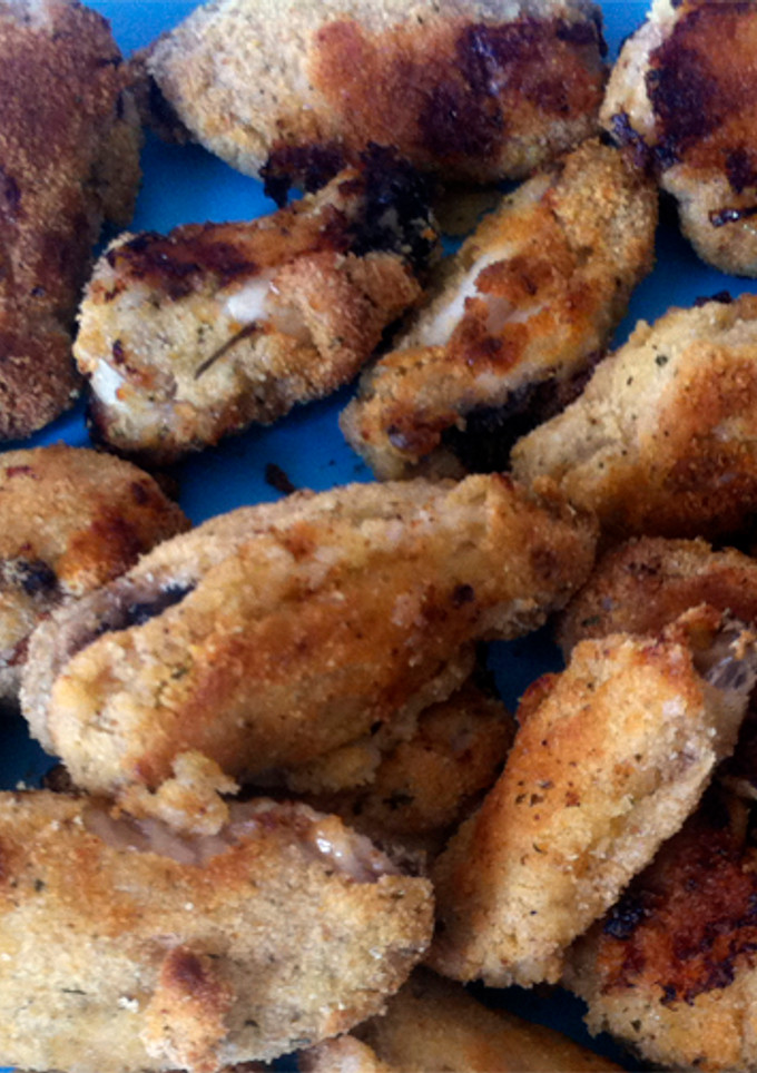 Una foto de Alitas de pollo empanadas (y al horno)
