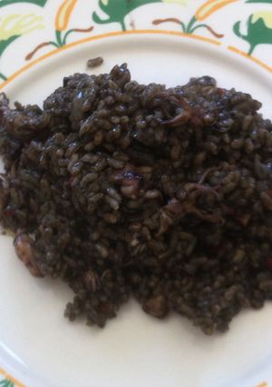 Una foto de Arroz negro con puntillitas