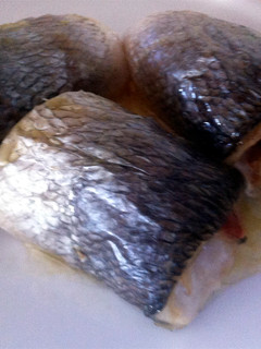 Una foto de Rollitos de dorada con jamón