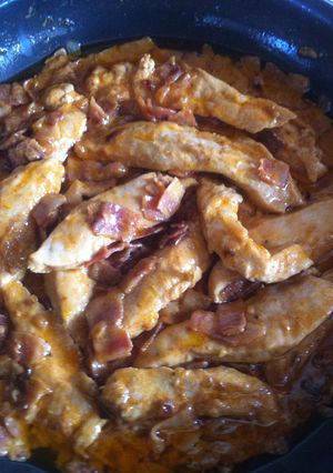 Una foto de Pechuga de pollo con bacon