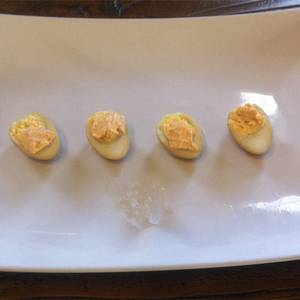 Aperitivos de huevos de codorniz (Shoyu tamago no zensai)