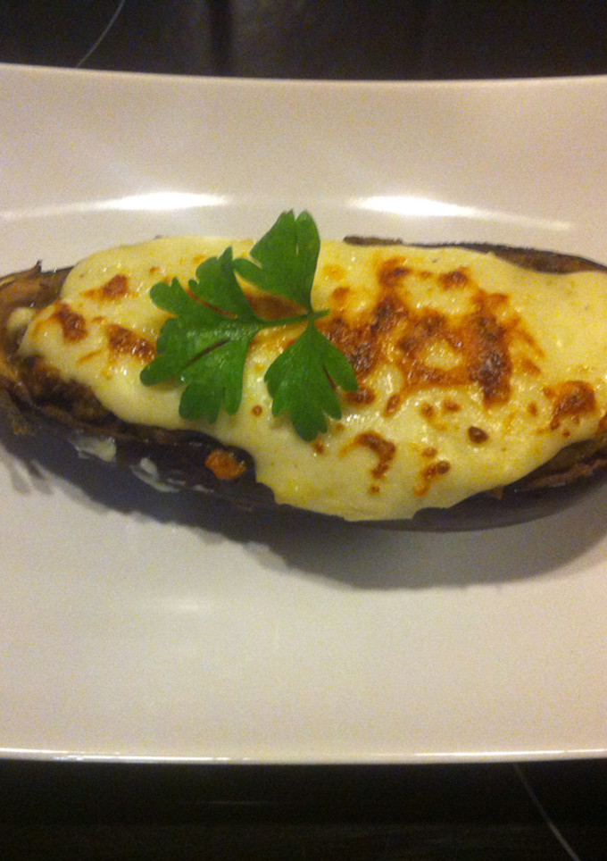 Una foto de Berenjenas rellenas de carne picada