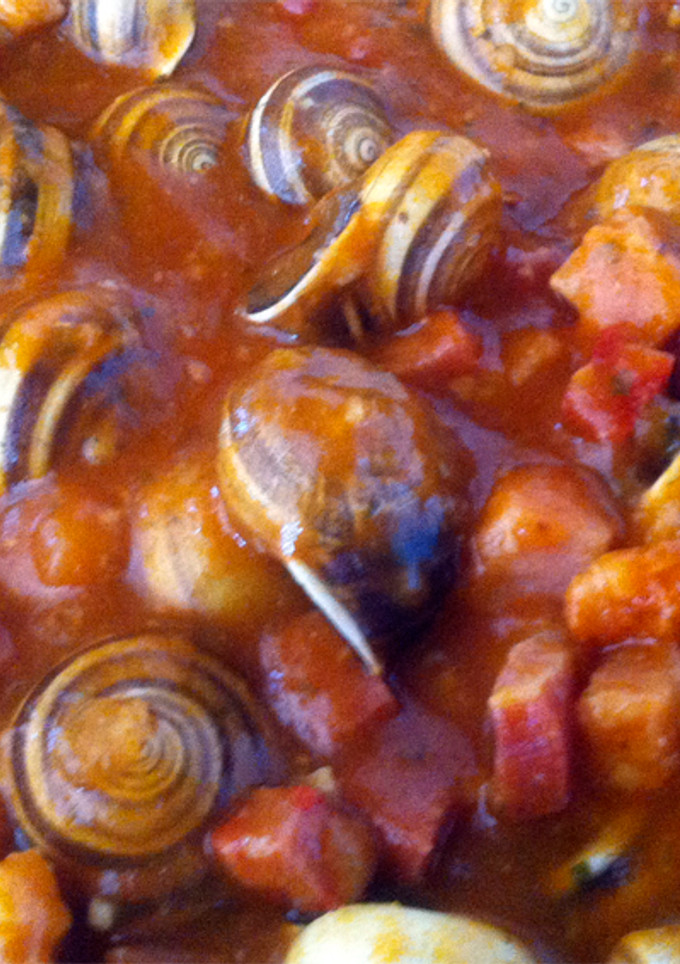 Una foto de Caracoles en salsa