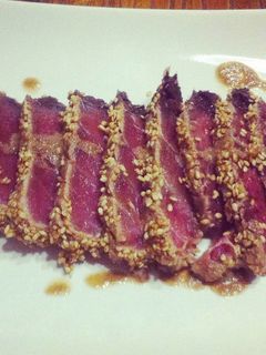 Una foto de Tataki de atún