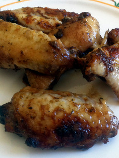 Una foto de Alitas de pollo adobadas
