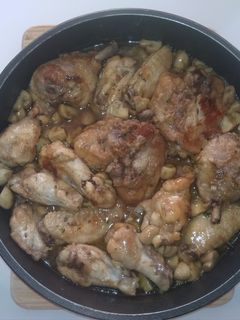 Una foto de Pollo a la cerveza con champiñones