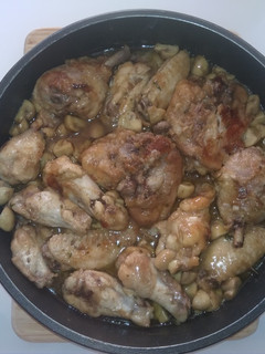 Una foto de Pollo a la cerveza con champiñones