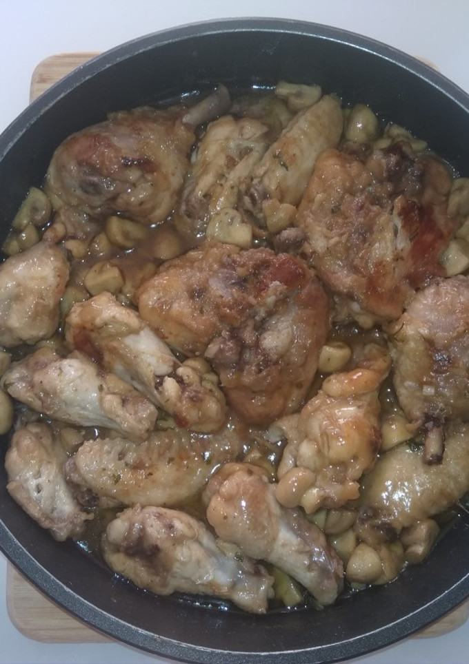 Una foto de Pollo a la cerveza con champiñones