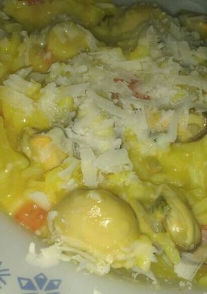 Una foto de Risotto con champiñones y mejillones
