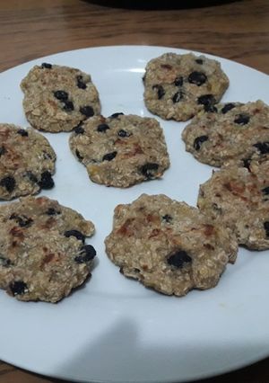Una foto de Cookies de banana, avena, arándanos, coco y miel 