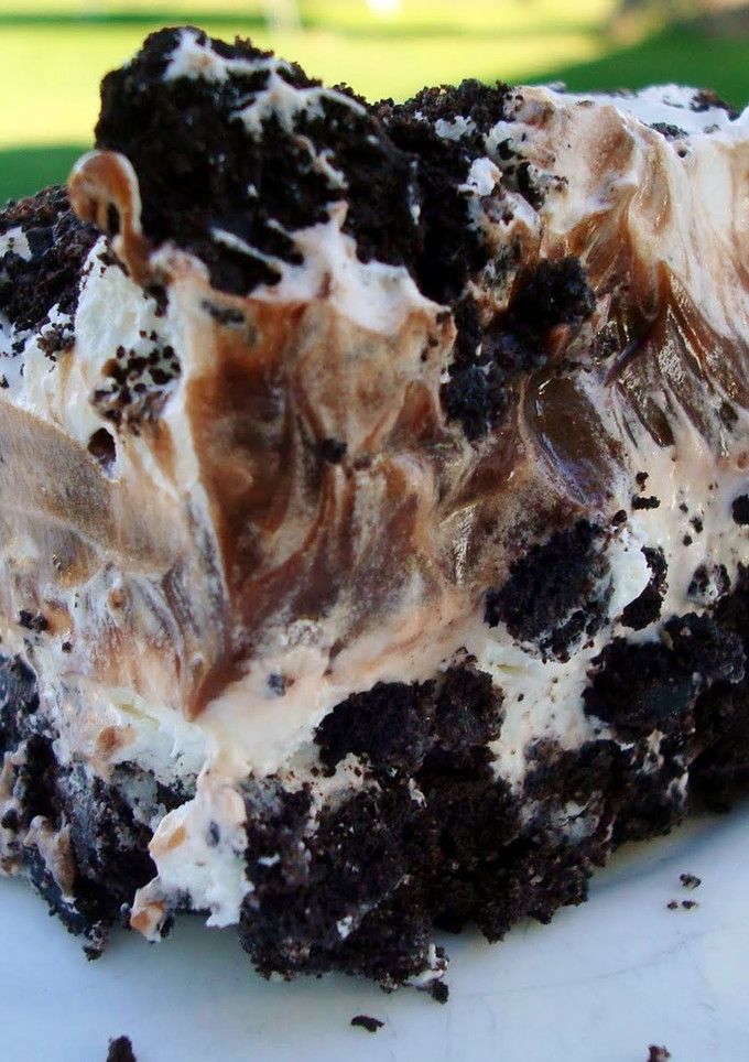 A picture of Oreo layer desert.