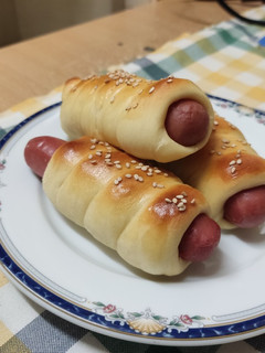 Una foto de Bollos rellenos de salchicha !!Súper esponjosos y fáciles¡¡