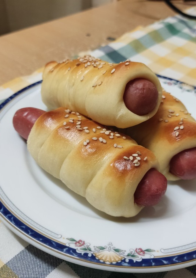 Una foto de Bollos rellenos de salchicha !!Súper esponjosos y fáciles¡¡