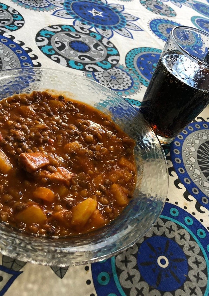 Una foto de Guiso de lentejas, rápido y fácil!!