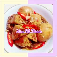 A picture of Semur Telur Tahu.