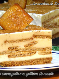 Una foto de Tarta de leche merengada con galletas de canela, fácil y sin horno