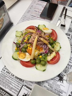 Una foto de Ensalada de atún