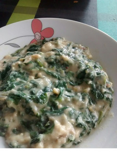 Una foto de Espinacas con bechamel de garbanzo