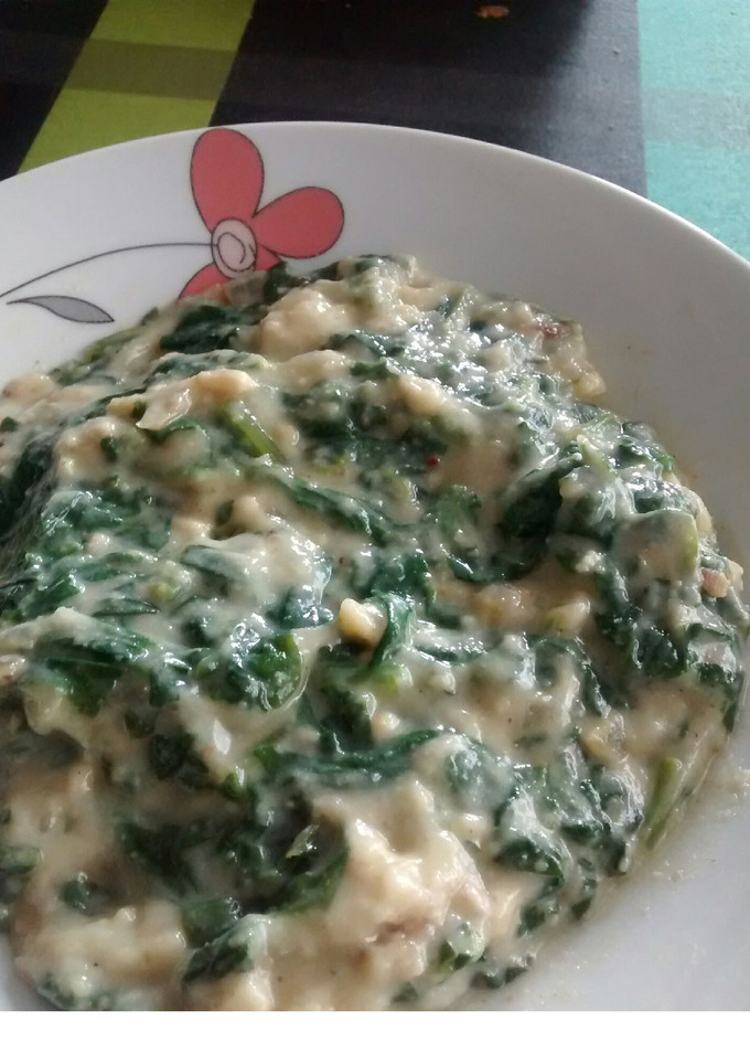 Una foto de Espinacas con bechamel de garbanzo