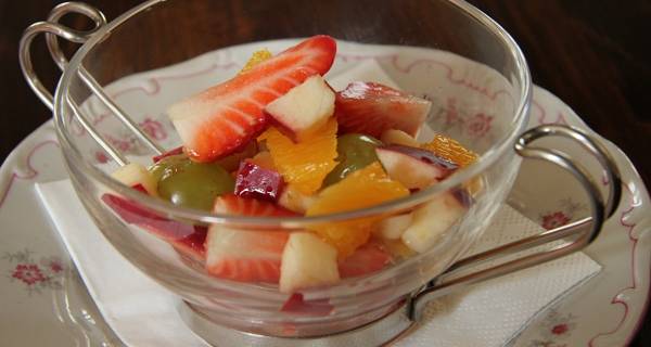 Friss gyümölcssaláta recept recept fotó