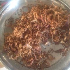 A picture of French fried onions.