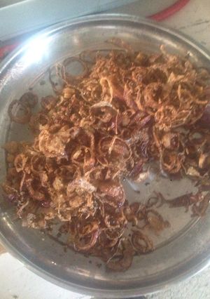 A picture of French fried onions.