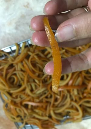 Hình của món Mứt vỏ cam.