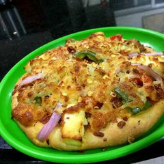 Wheat flour veg pizza A picture of Wheat flour veg pizza.